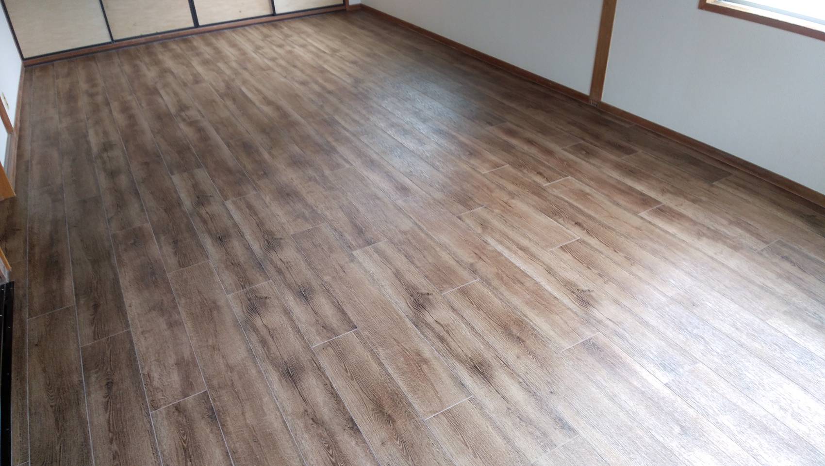 F様邸　床フローリング張り替え